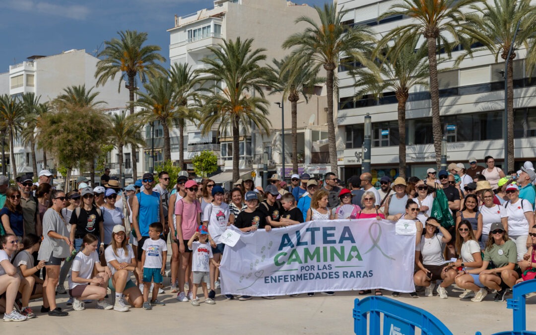 Caminata solidaria en Altea